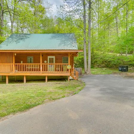 Cabin With Hot Tub About 6 Mi To Downtown Gatlinburg! Exteriör bild