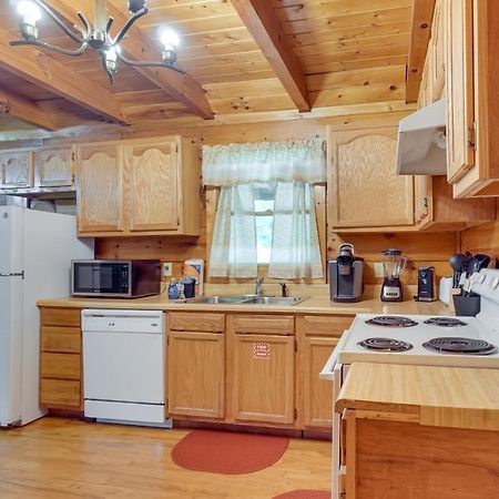 Cabin With Hot Tub About 6 Mi To Downtown Gatlinburg! Exteriör bild