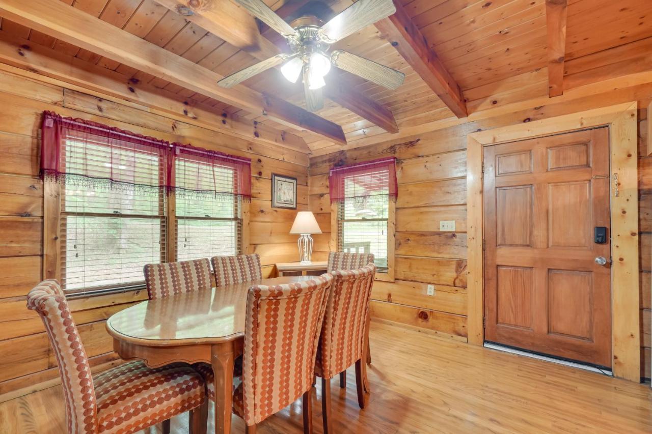 Cabin With Hot Tub About 6 Mi To Downtown Gatlinburg! Exteriör bild