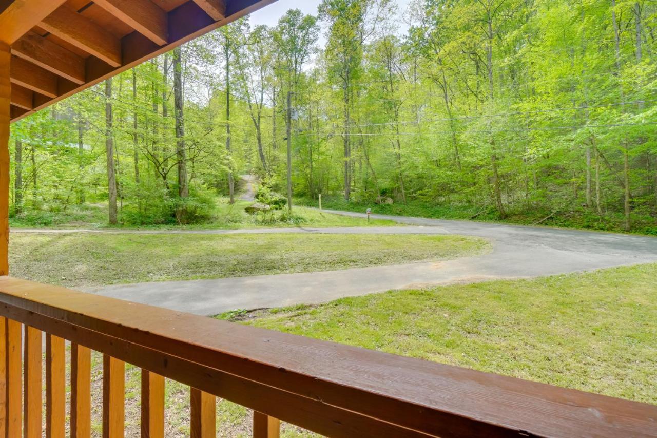 Cabin With Hot Tub About 6 Mi To Downtown Gatlinburg! Exteriör bild