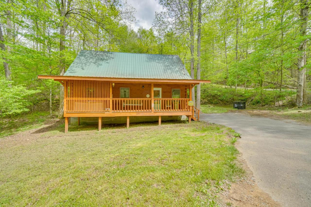 Cabin With Hot Tub About 6 Mi To Downtown Gatlinburg! Exteriör bild