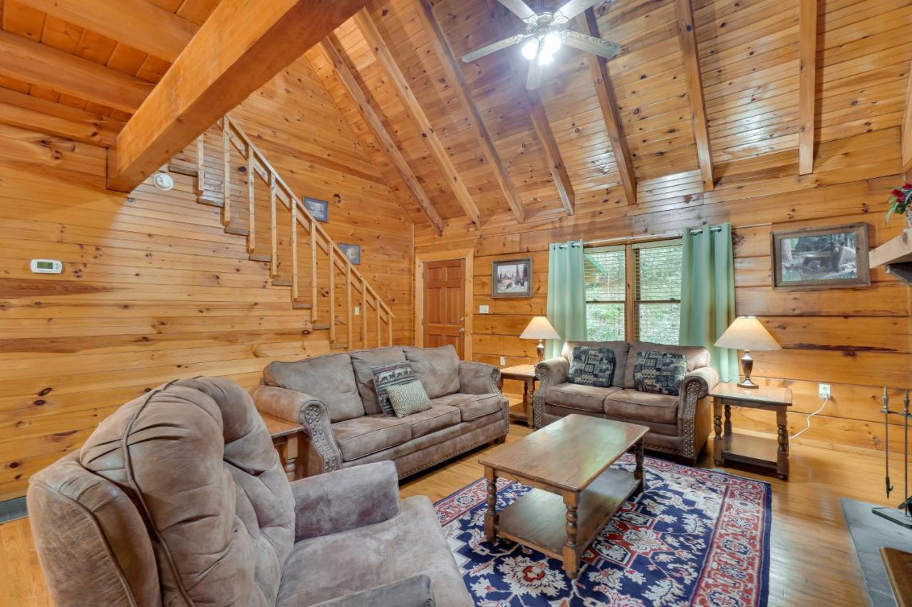 Cabin With Hot Tub About 6 Mi To Downtown Gatlinburg! Exteriör bild