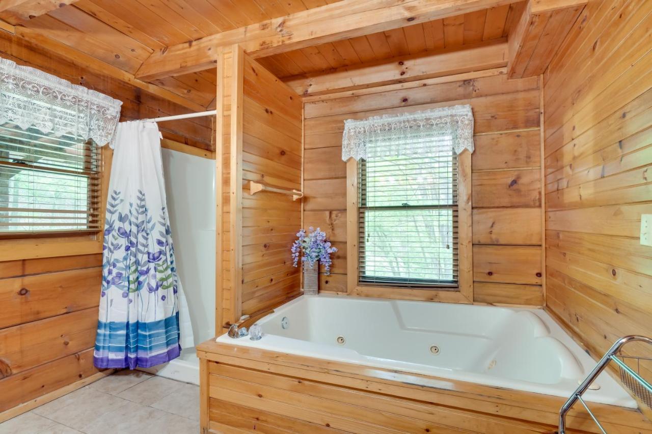 Cabin With Hot Tub About 6 Mi To Downtown Gatlinburg! Exteriör bild