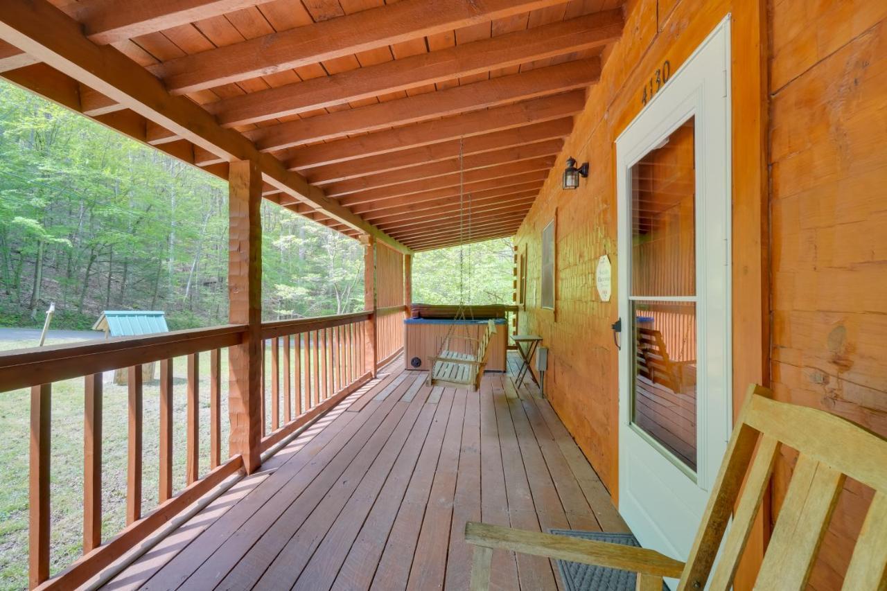 Cabin With Hot Tub About 6 Mi To Downtown Gatlinburg! Exteriör bild